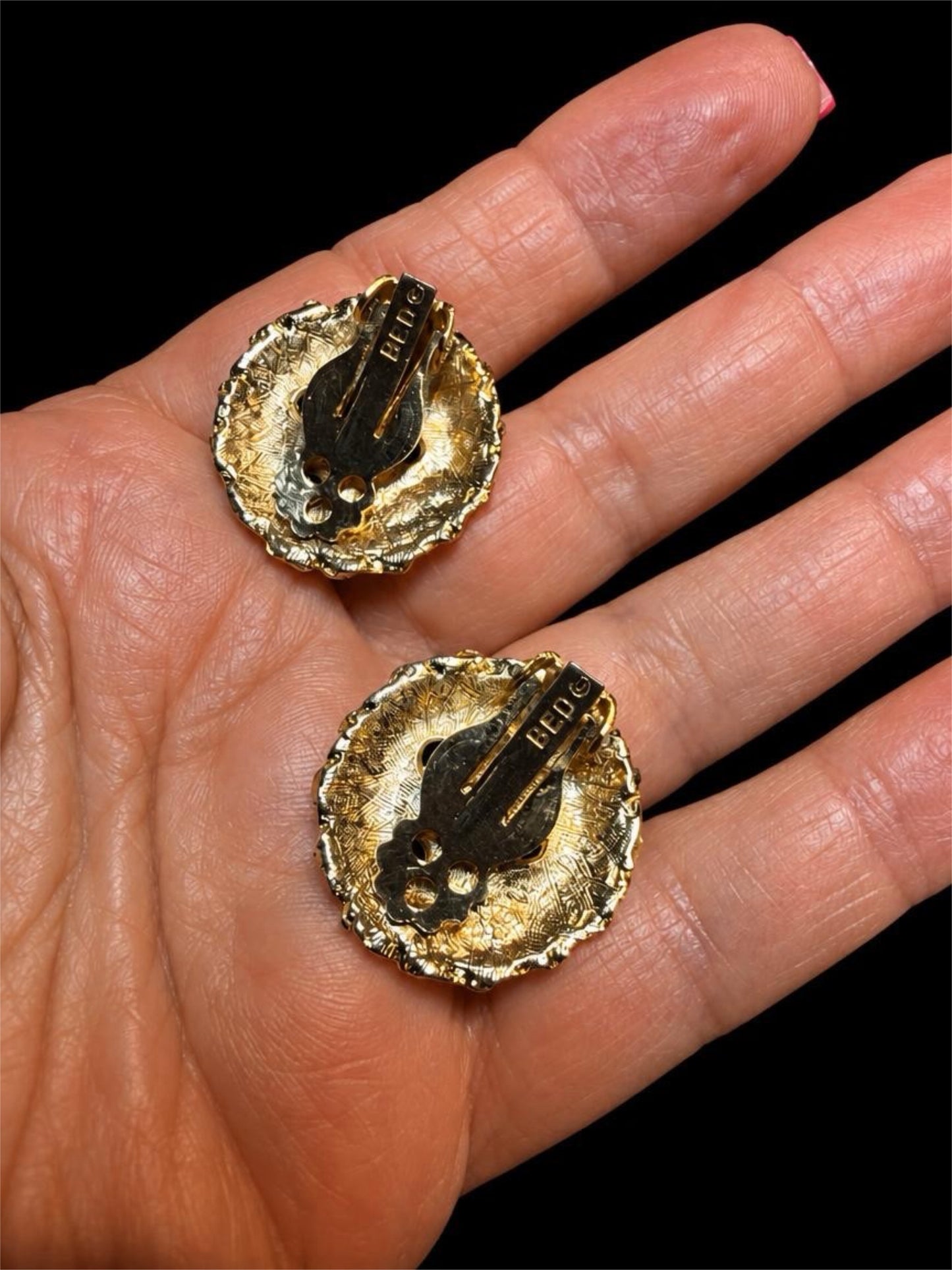 VINTAGE 1950'S-1960'S BED GOLD EARRINGS
