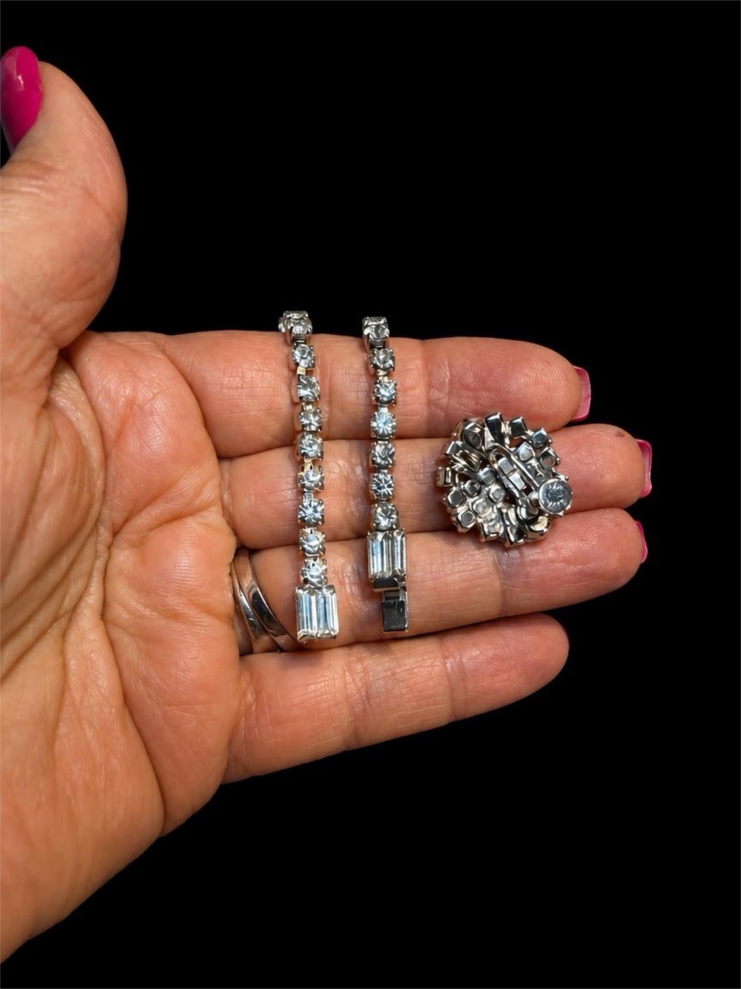 PARCO SILVER W/ RHINESTONE EARRINGS & NECKLACE
