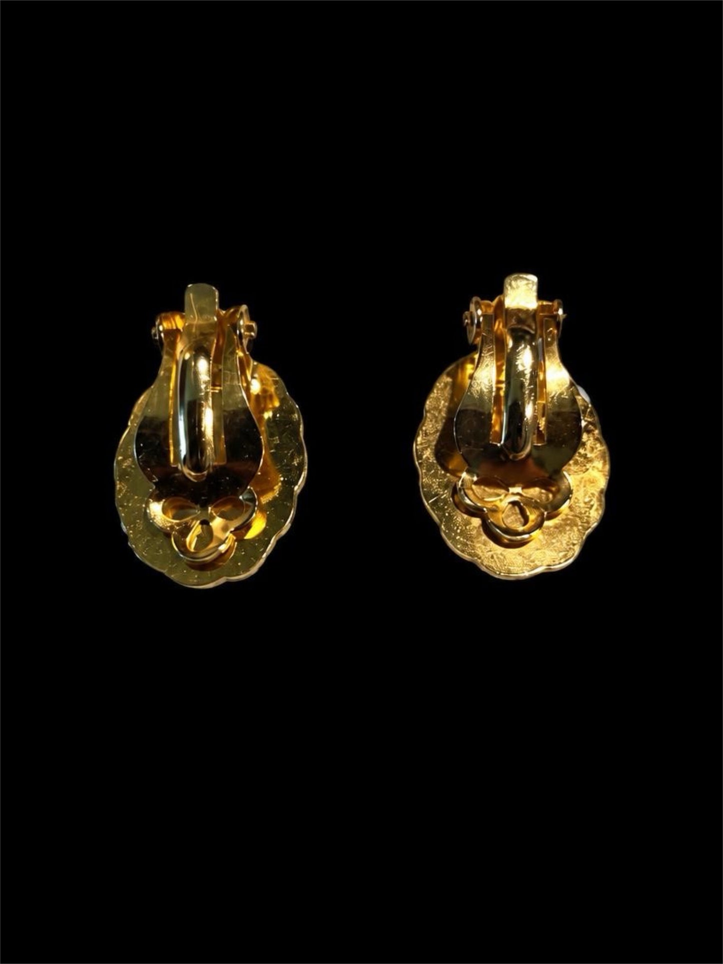 VINTAGE CAMEO EARRINGS