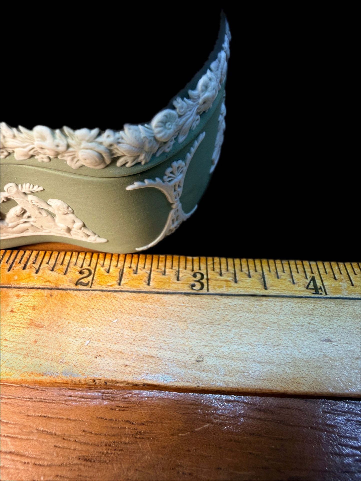 SAGE GREEN WEDGWOOD JASPERWARE TRINKET BOX