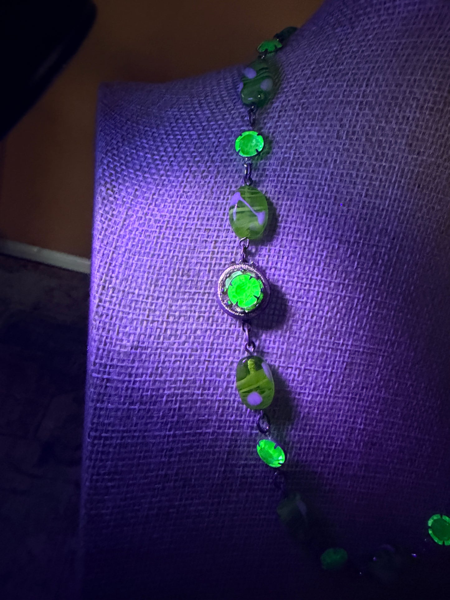 AMAZING URANIUM NECKLACE AND CLOSURE