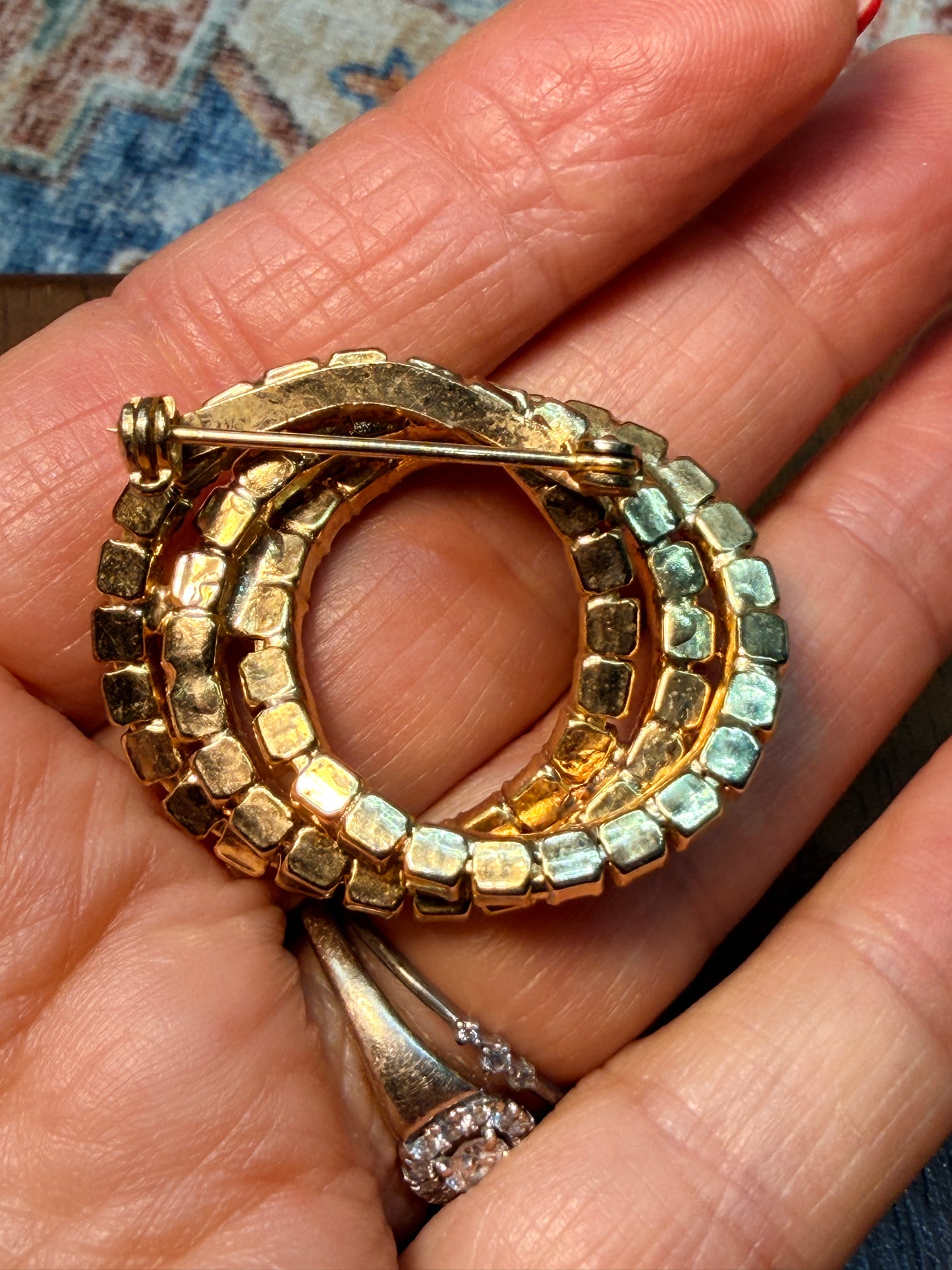 VINTAGE URANIUM BROOCH