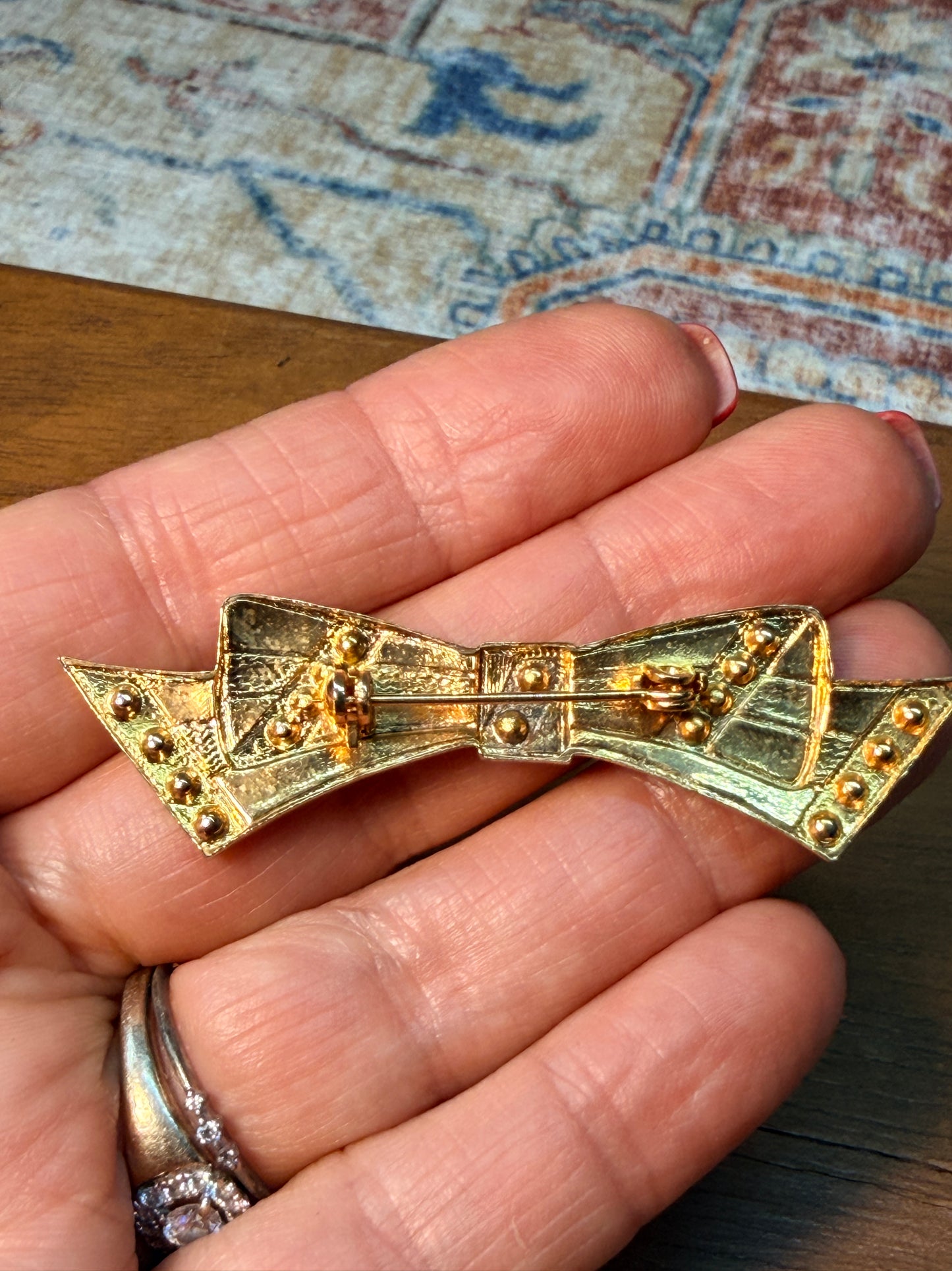 URANIUM AND PEARL VINTAGE BROOCH