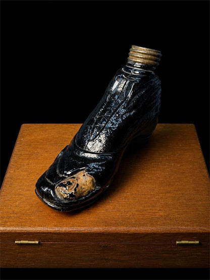BLACK AMETHYST BOOT BOTTLE WITH SCREW TOP