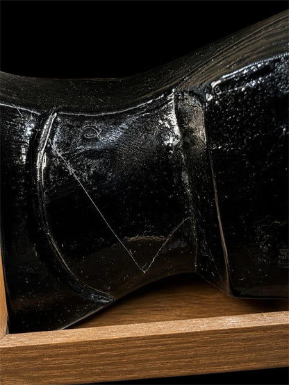 BLACK AMETHYST BOOT BOTTLE WITH SCREW TOP