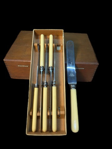VINTAGE ISAAC ELIS & SONS CUTLEERY SET