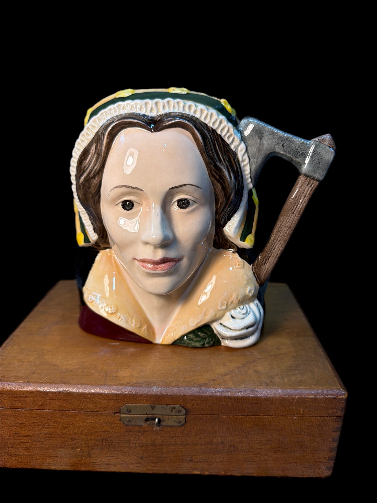 LARGE ROYAL DOULTON "CATHERINE HOWARD" TOBY MUG