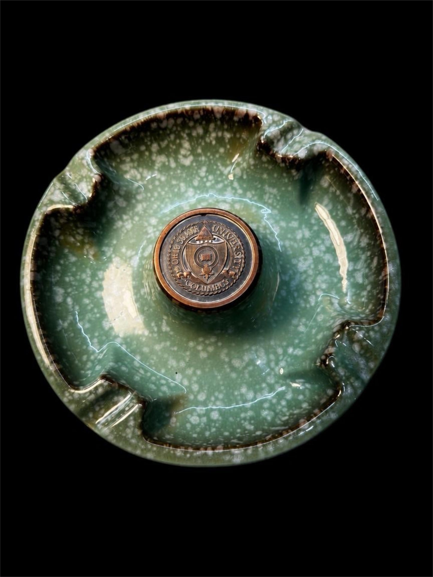 VINTAGE ROSEVILLE POTTERY "THE HYDE PARK" ASHTRAY
