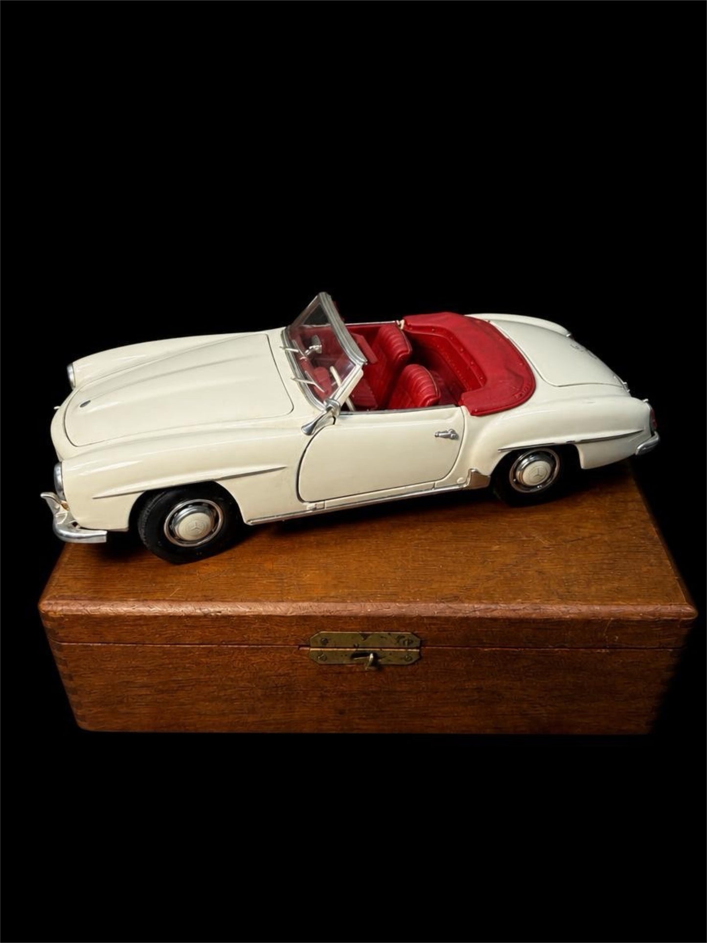 MAISTO SPECIAL EDITION 1955 MERCEDES BENZ
