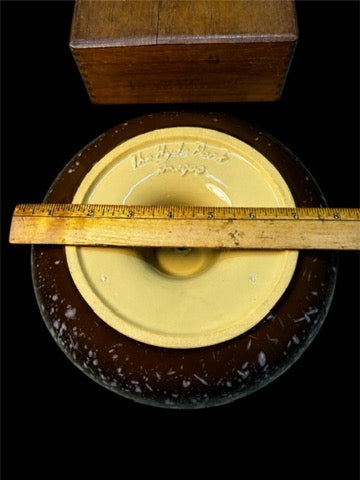 VINTAGE ROSEVILLE POTTERY "THE HYDE PARK" ASHTRAY