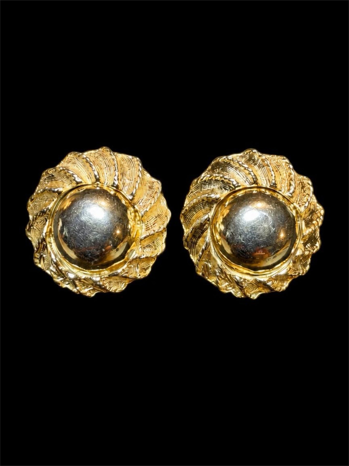 VINTAGE 1950'S-1960'S BED GOLD EARRINGS
