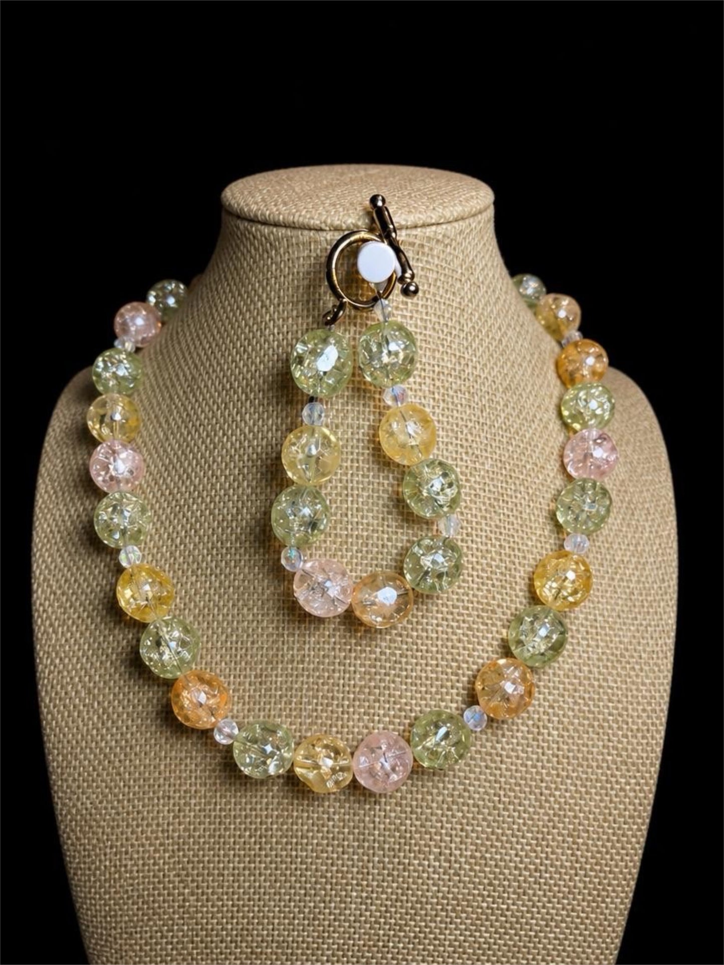 MULTI COLORED CRACKED GLASS BEADED NECKLACE & BRACELET SET