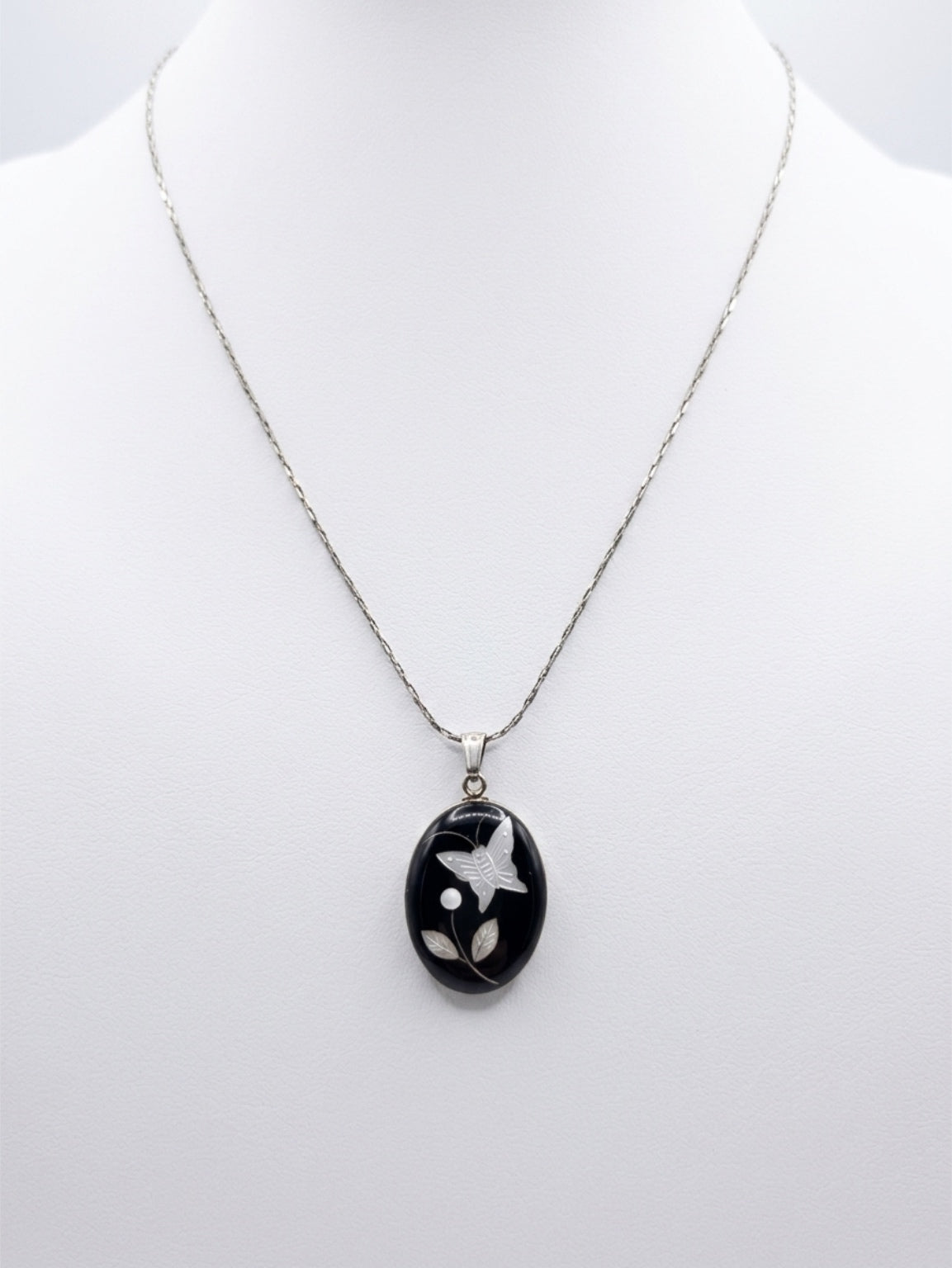 VINTAGE MOTHER OF PEARL  BUTTERFLY INLAY NECKLACE