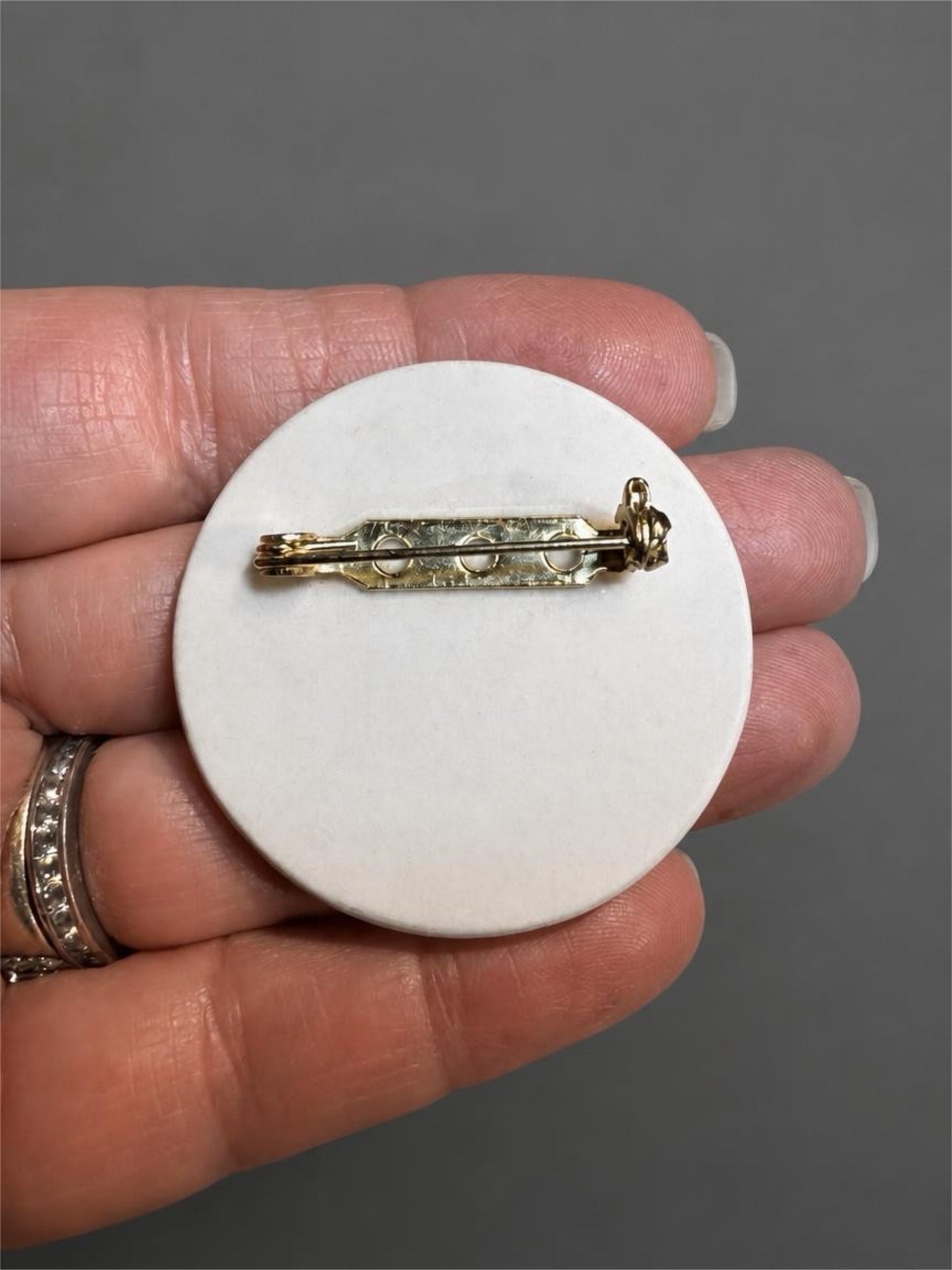 BLUE & WHITE POTTERY BROOCH