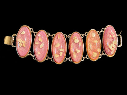 VINTAGE 1950'S SELRO SELINI PINK CONFETTI LUCITE BRACELET