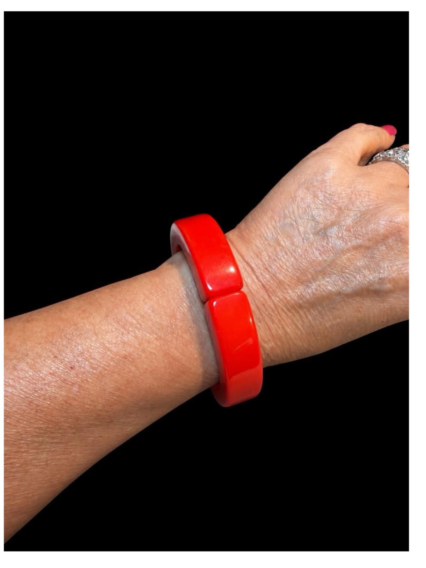 VINTAGE RED HINGED BRACELET