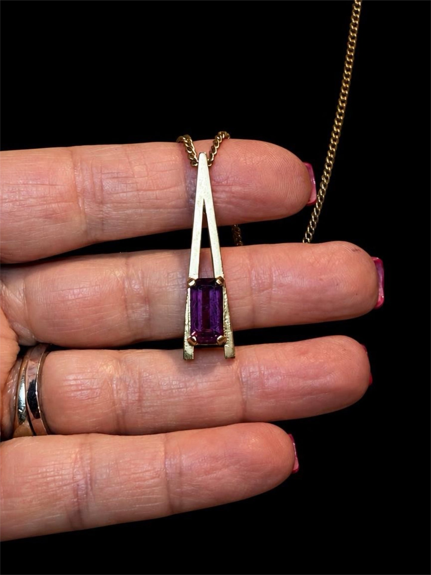 AVON 1975 "PLAZA IV" NECKLACE