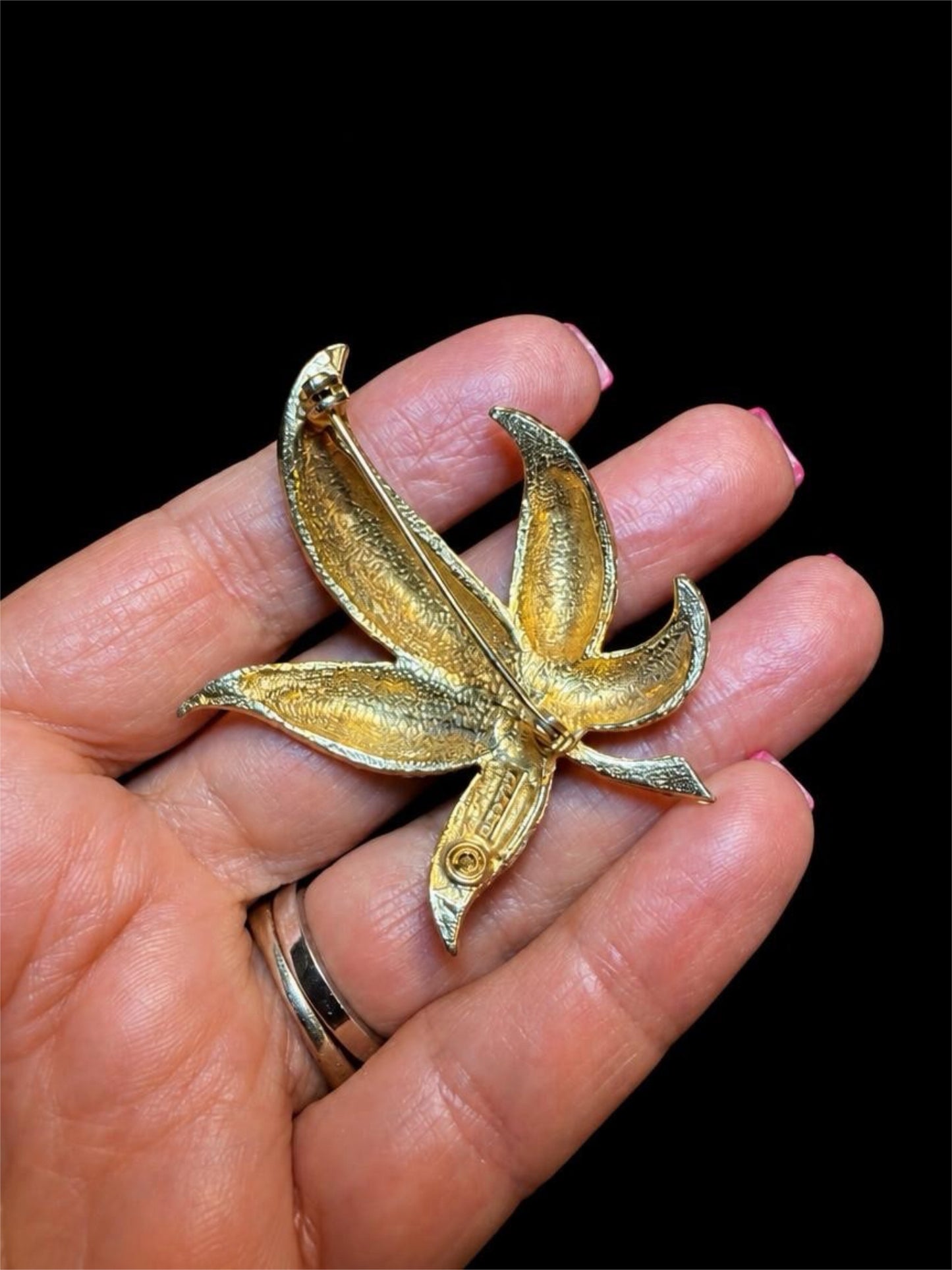 KRAMER GOLD & PEARL LEAF BROOCH