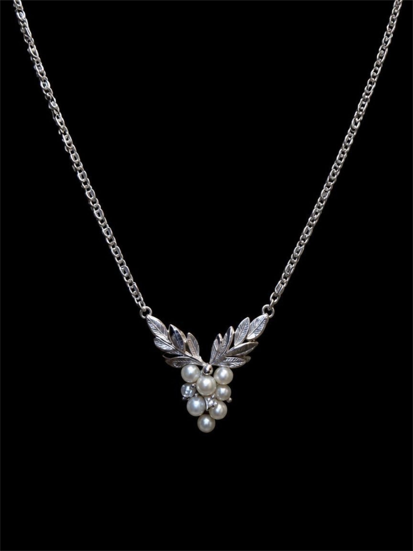 AVON SILVER, PEARL & RHINESTONE NECKLACE
