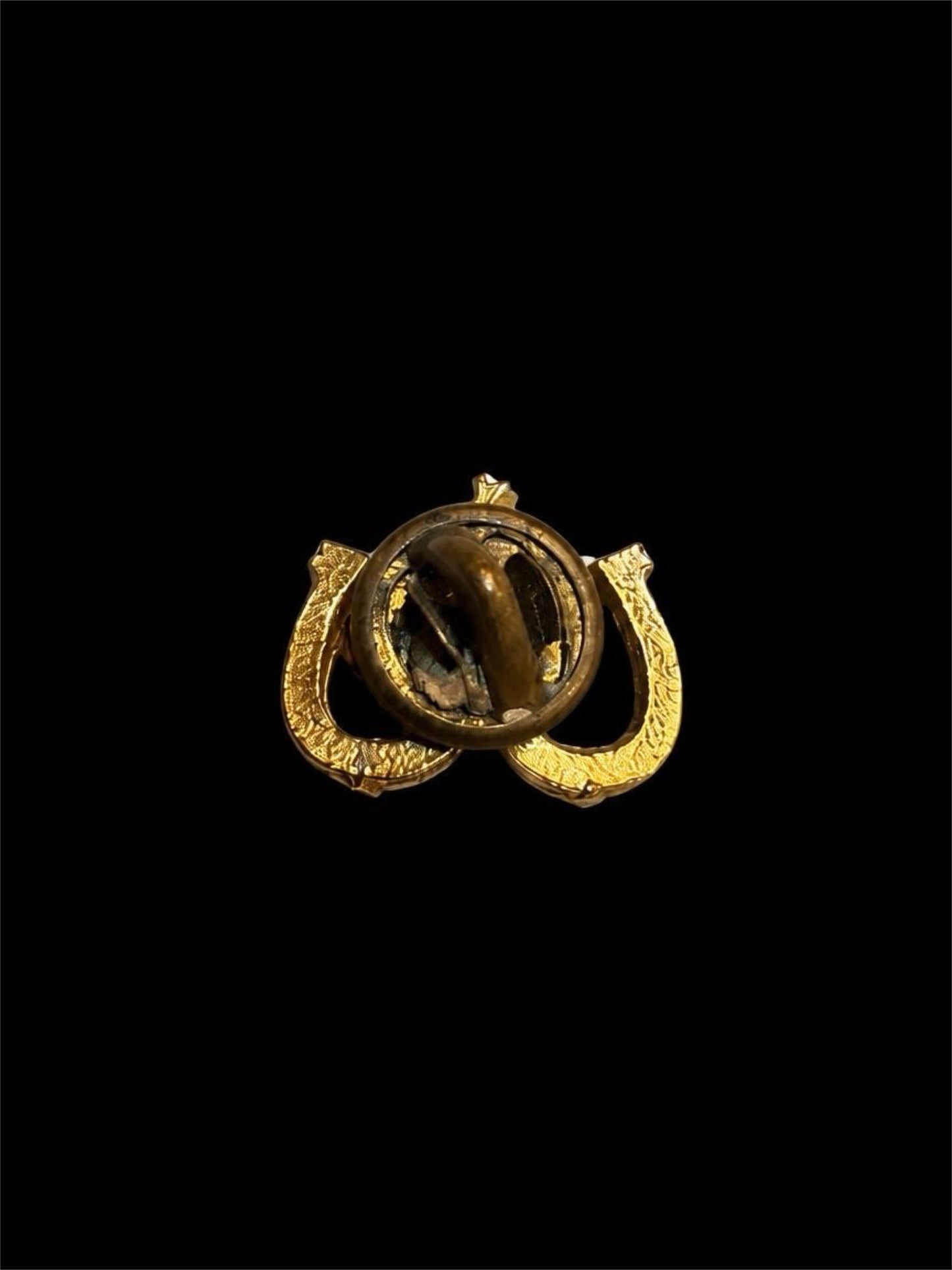 1968 POLITICAL GULF OIL ELEPHANT & HORSE SHOES PIN
