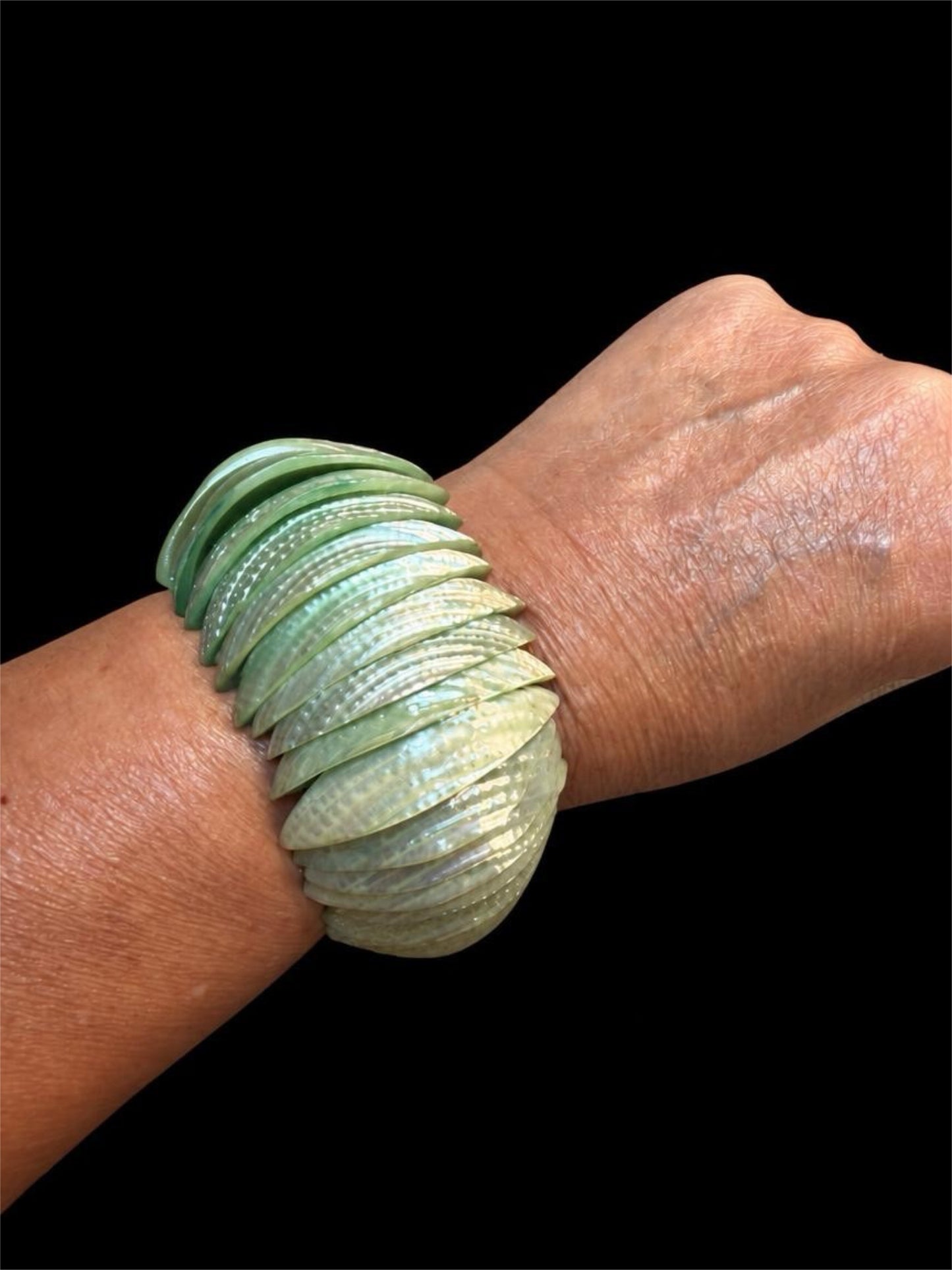 ERICA LYONS SHELL BRACELET