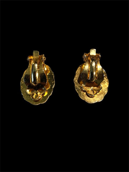 VINTAGE CAMEO EARRINGS