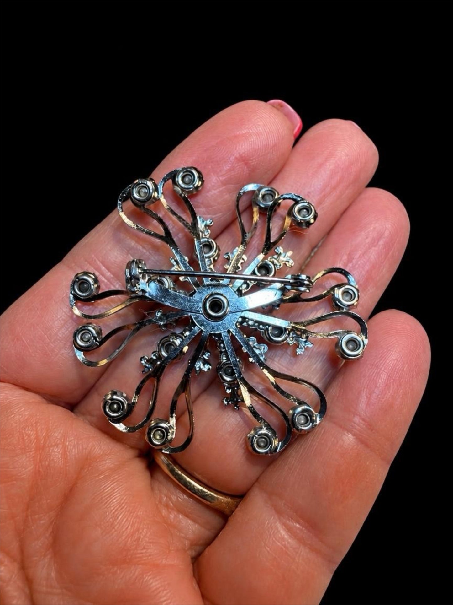 VINTAGE RHINESTONE BROOCH