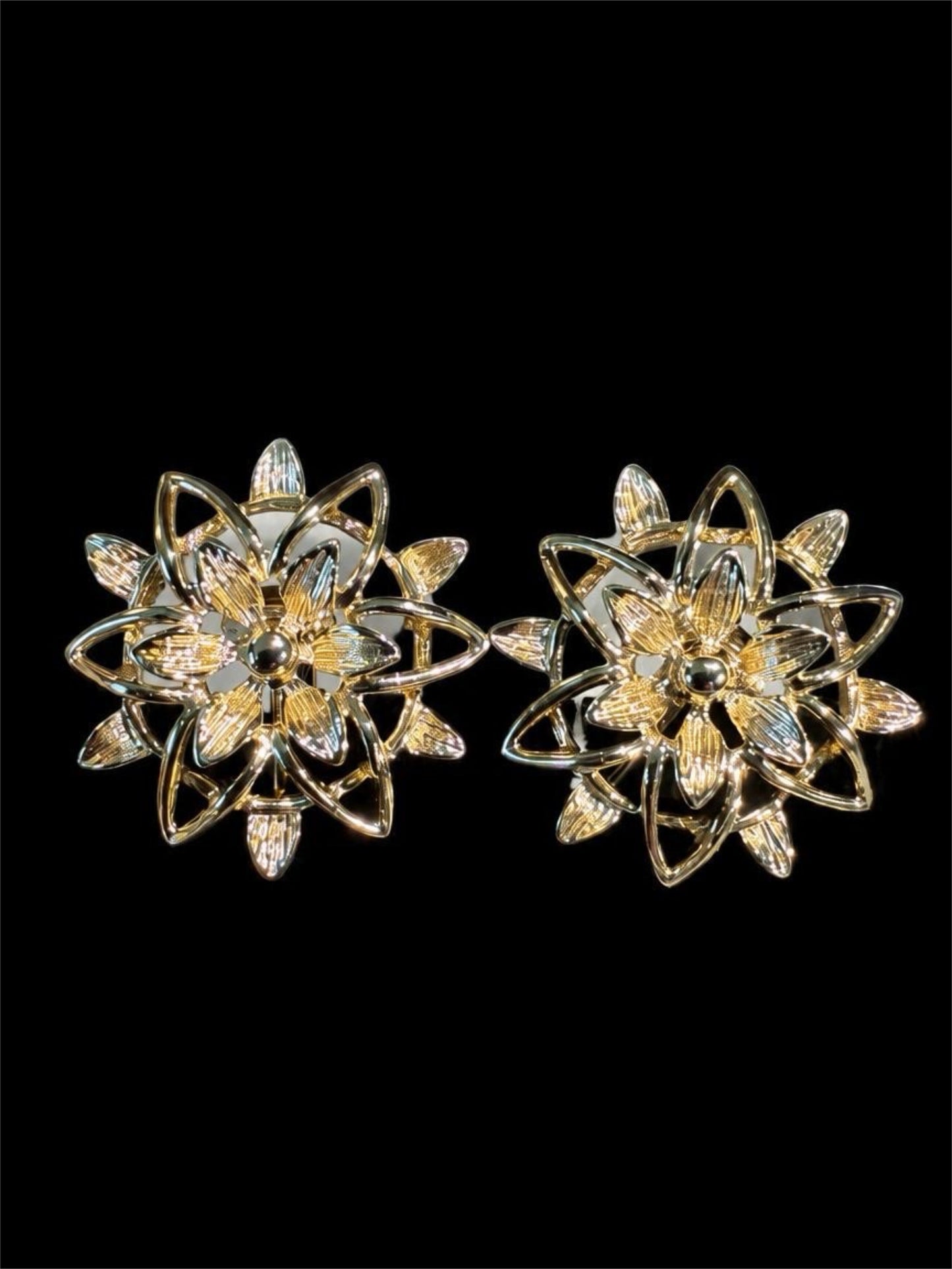 VINTAGE SARAH COVENTRY GOLD FLORAL EARRINGS