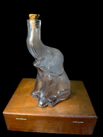 VINTAGE FENTON CLEAR GLASS ELEPHANT DECANTER