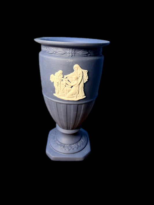 VINTAGE WEDGWOOD JASPERWARE VASE
