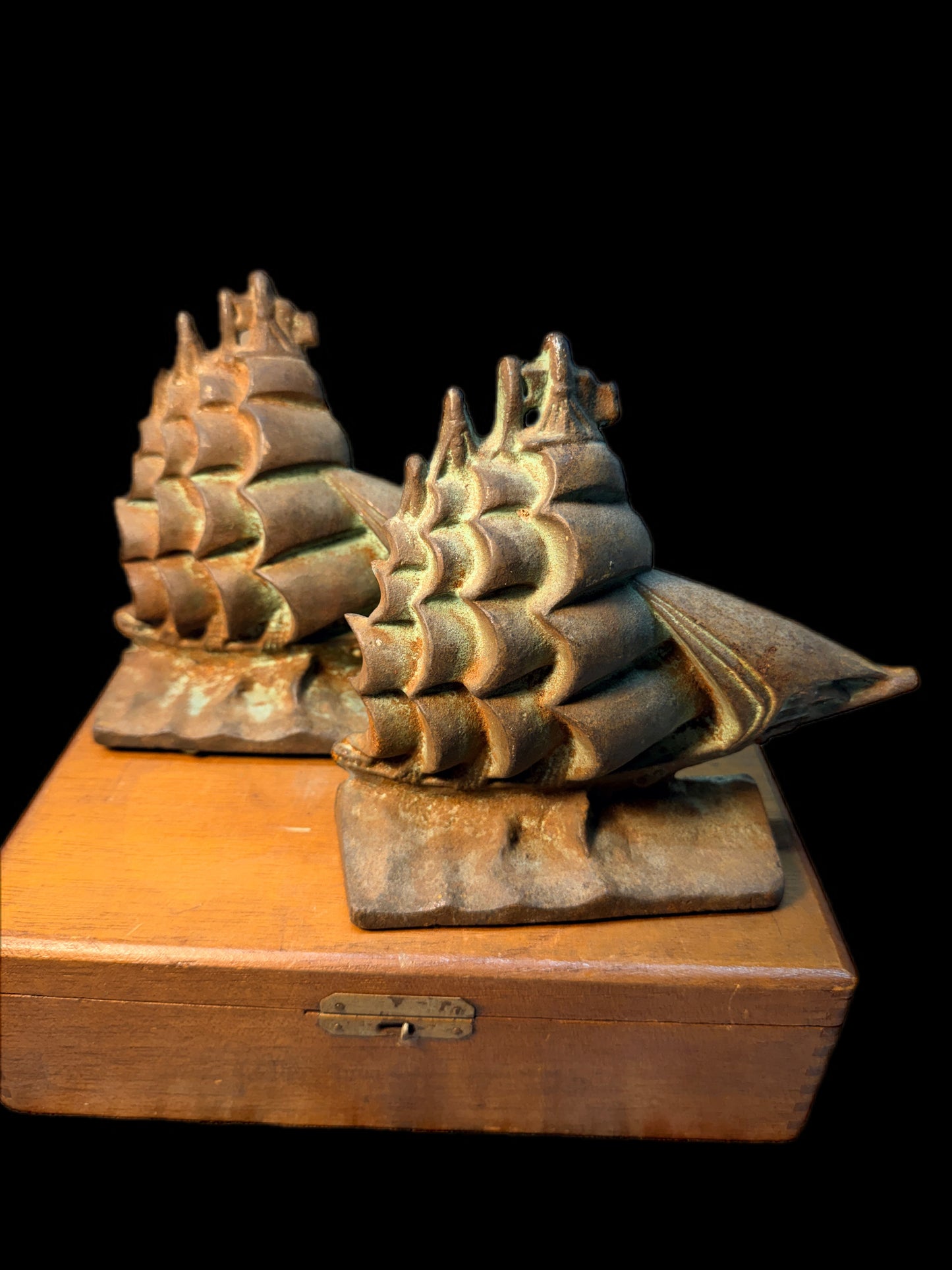 VINTAGE CAST IRON SHIP BOOKENDS