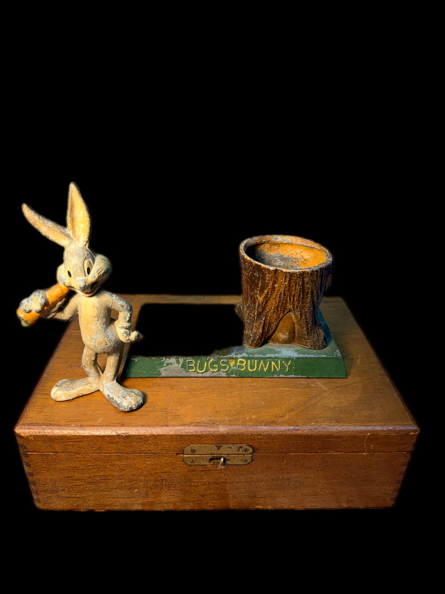 1940's CAST IRON BUGS BUNNY