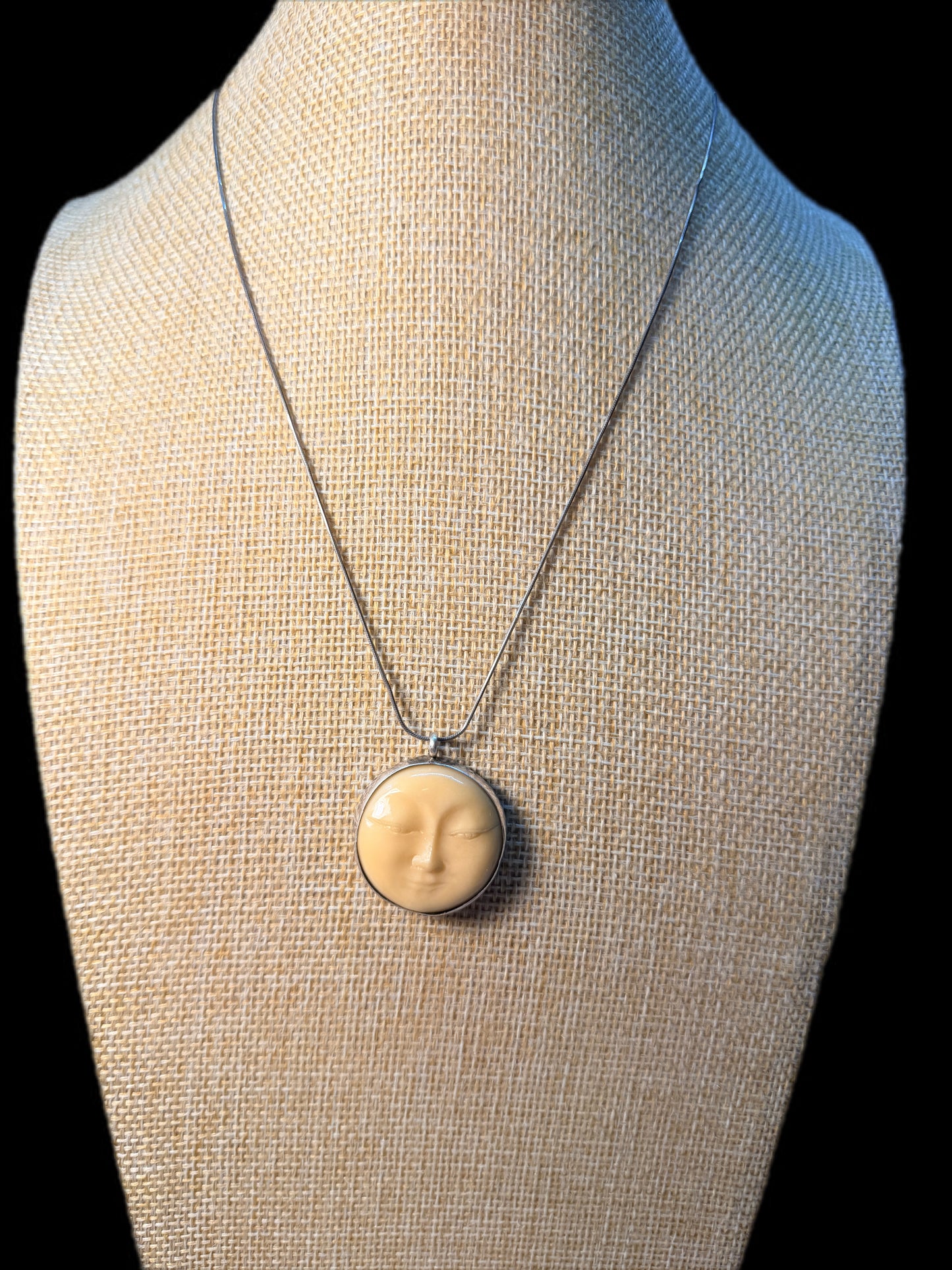 925 SILVER MOONFACE HAND CARVED NECKLACE