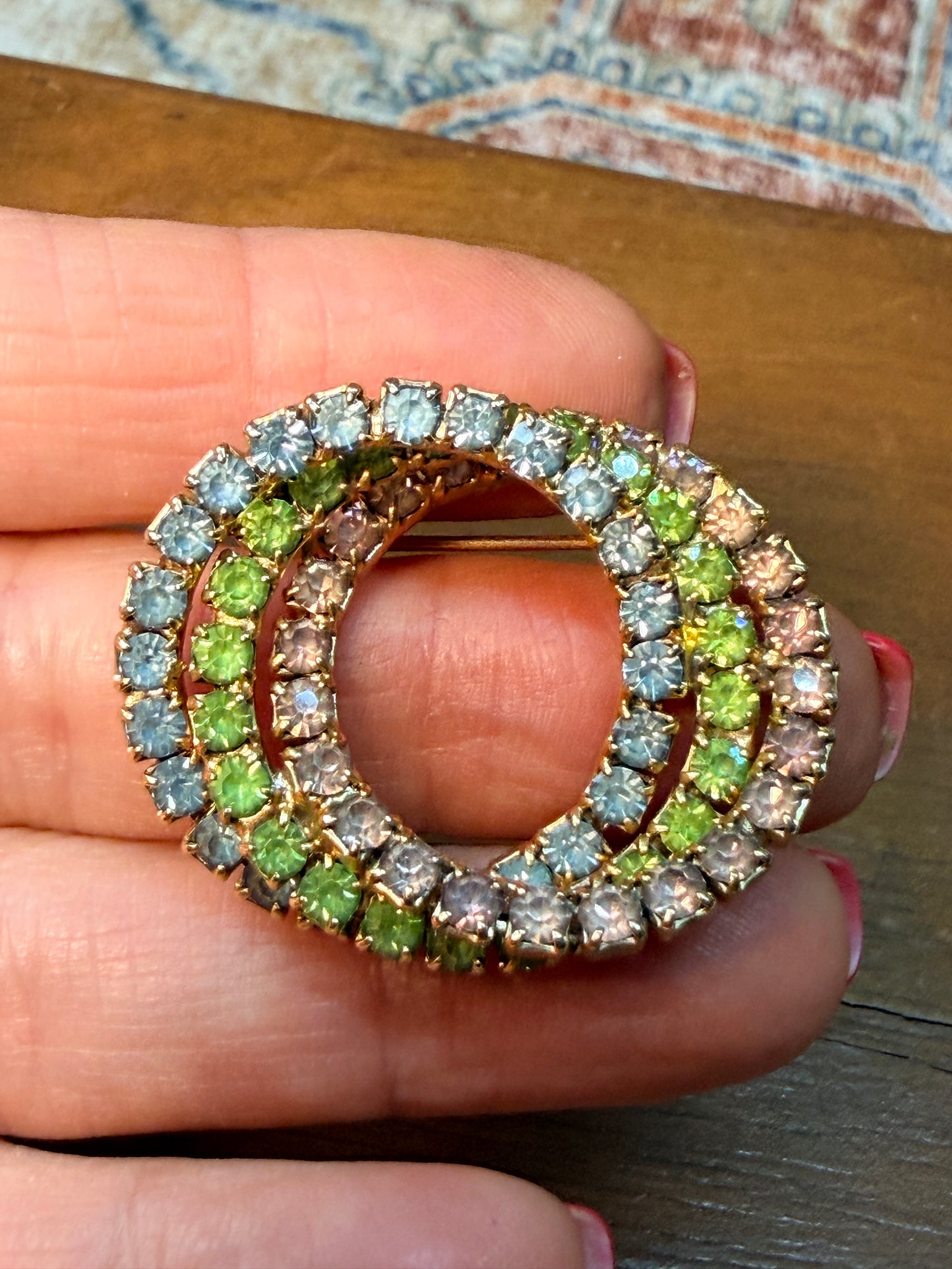 VINTAGE URANIUM BROOCH