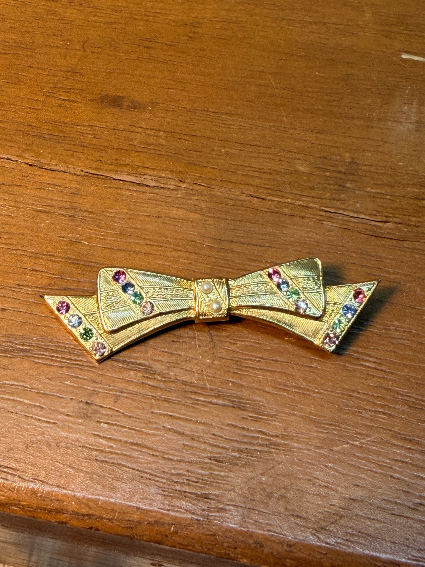 URANIUM AND PEARL VINTAGE BROOCH