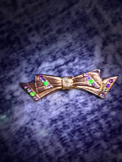 URANIUM AND PEARL VINTAGE BROOCH