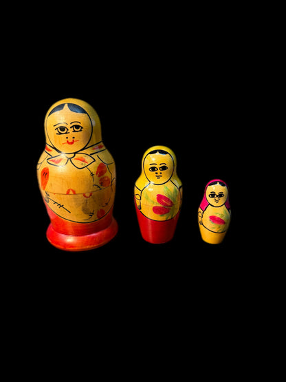 RUSSIAN NESTING DOLL SET
